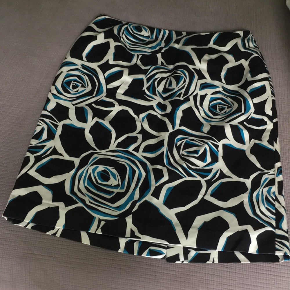 Floral print mid length skirt